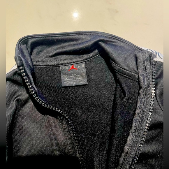 Air Jordan Tracksuit - 12 Months - Picture 4 of 5